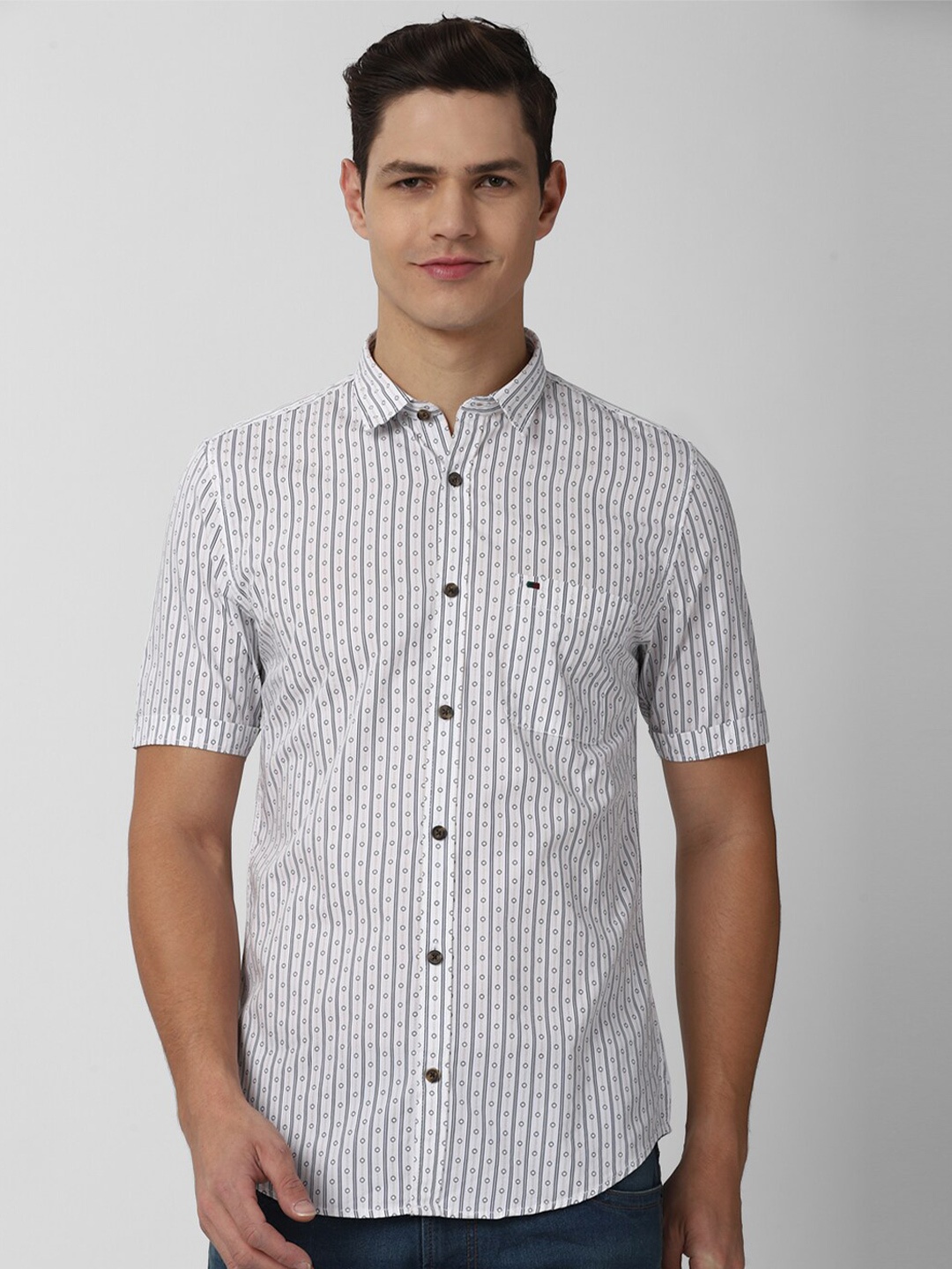 

Peter England Casuals Men Grey Slim Fit Checked Casual Shirt