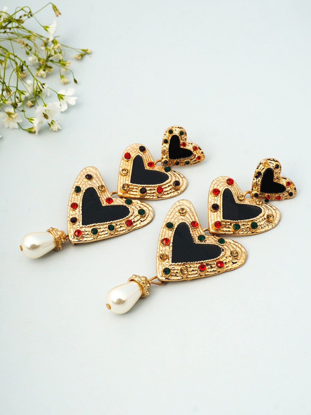 

Ferosh Women Black Teardrop Shaped Drop Earrings