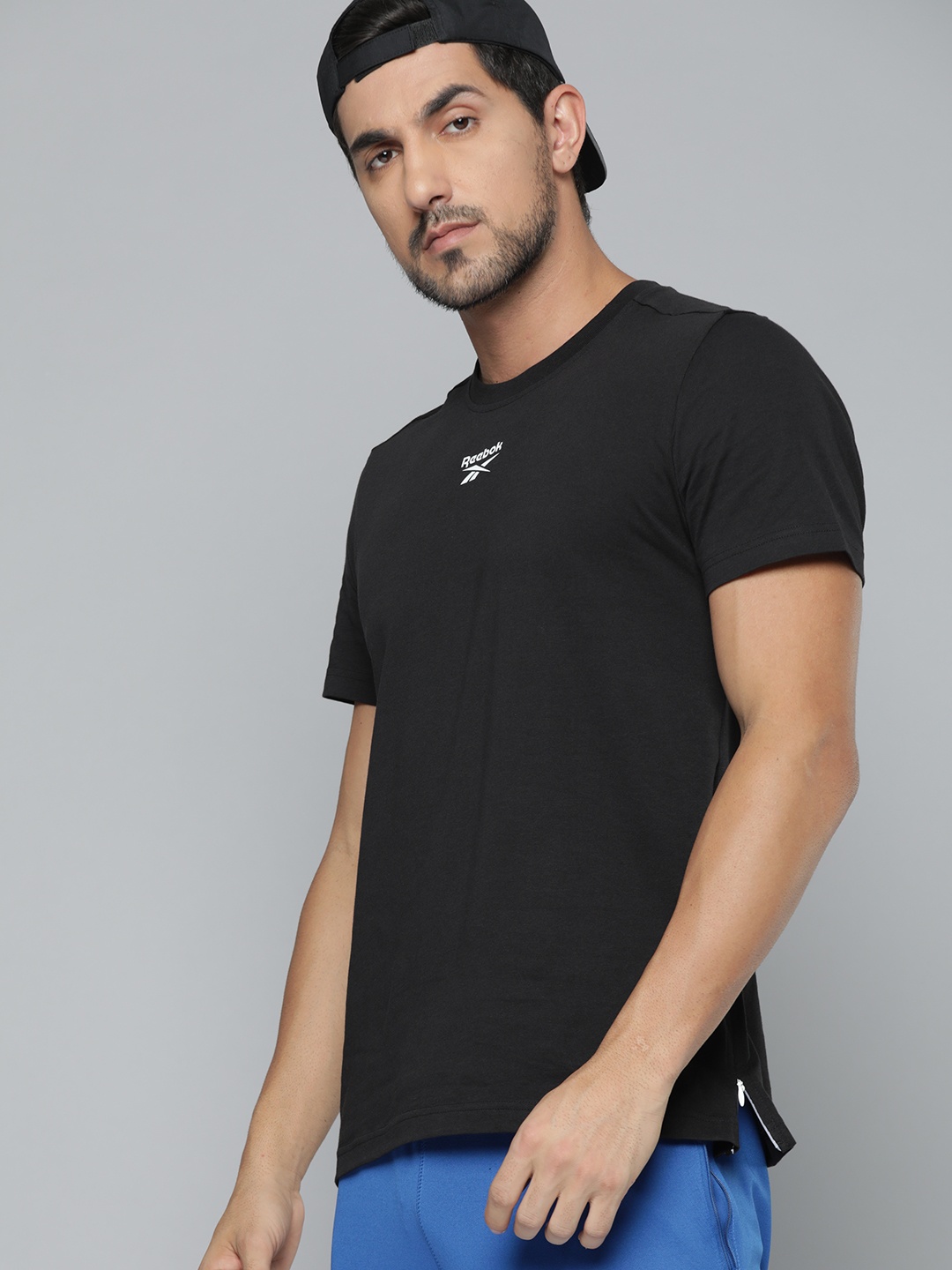 

Reebok Men Black Pure Cotton Brand Logo Printed Slim Fit T-shirt