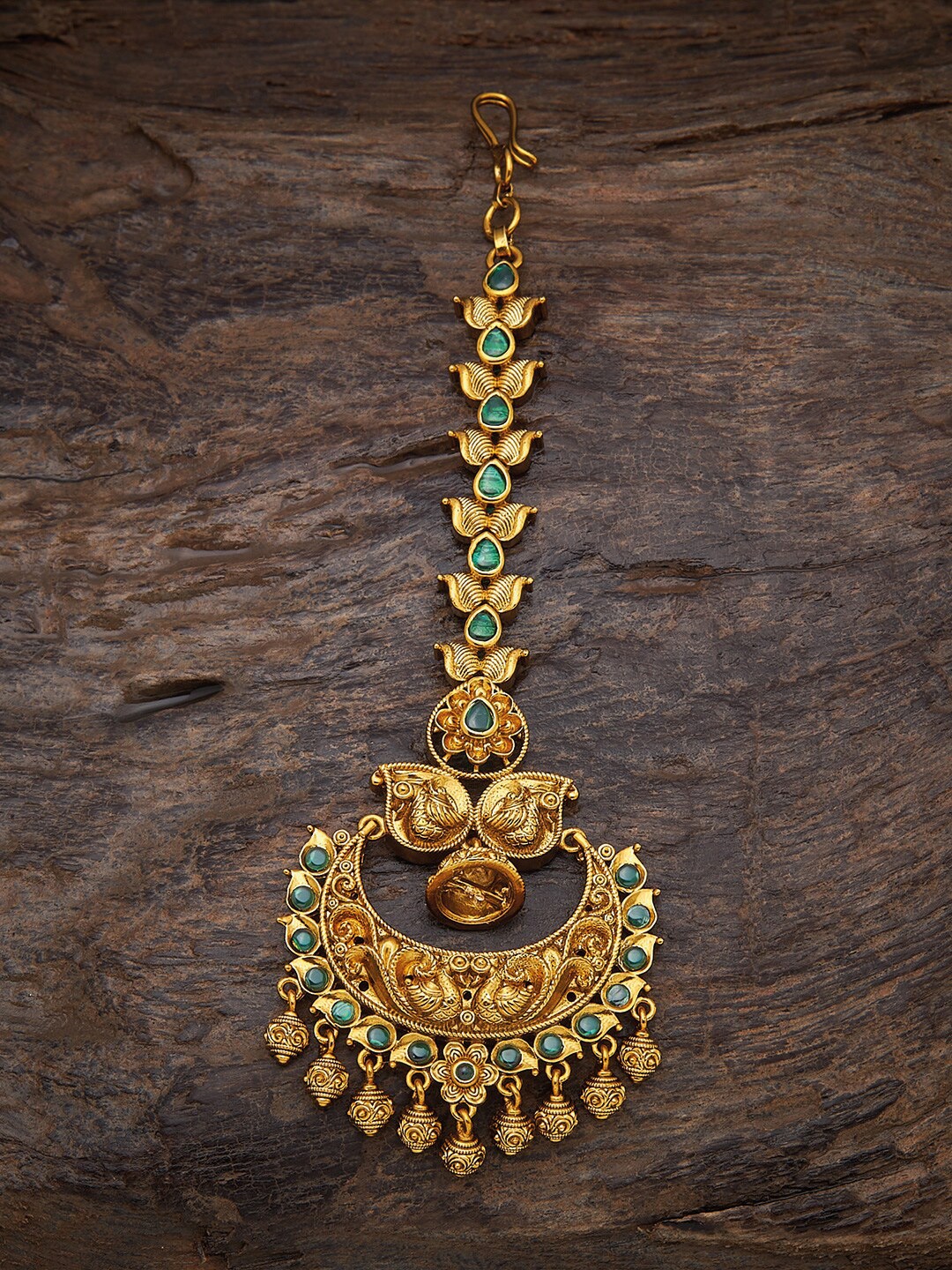 

Kushal's Fashion Jewellery Women Gold-Toned & Green Antique Stone Studded Maang Tikka
