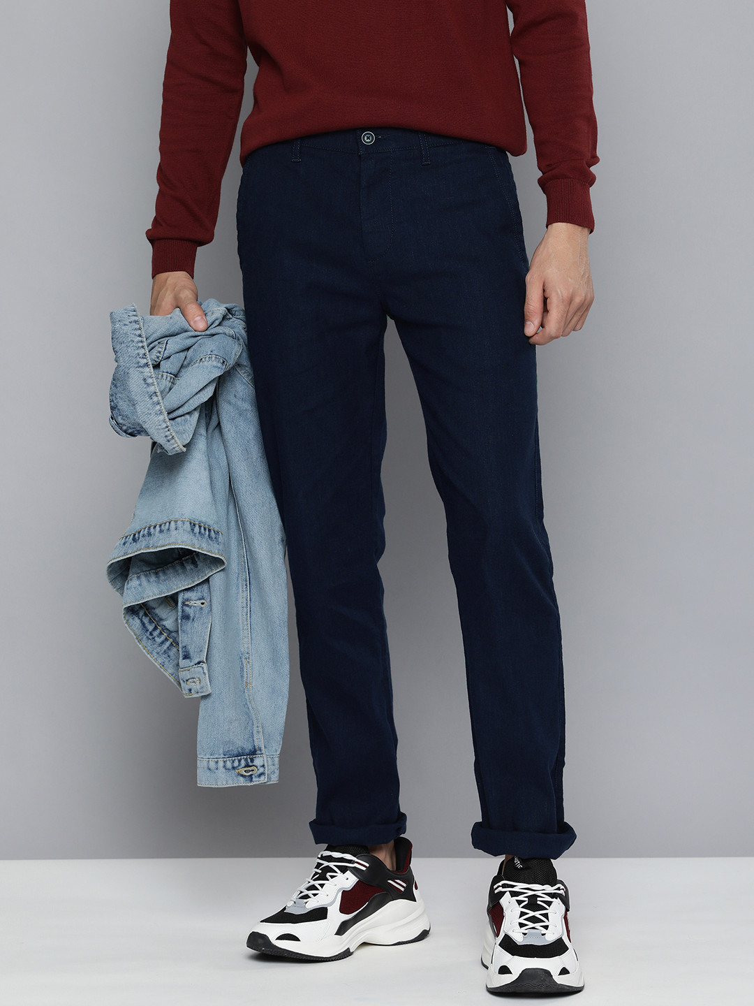 

Levis Men Navy Blue 513 Straight Fit Chino Trousers