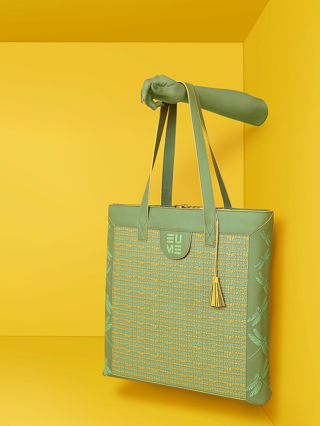 

EUME Women Green Textured Oversized Synthetic Leather Handbag