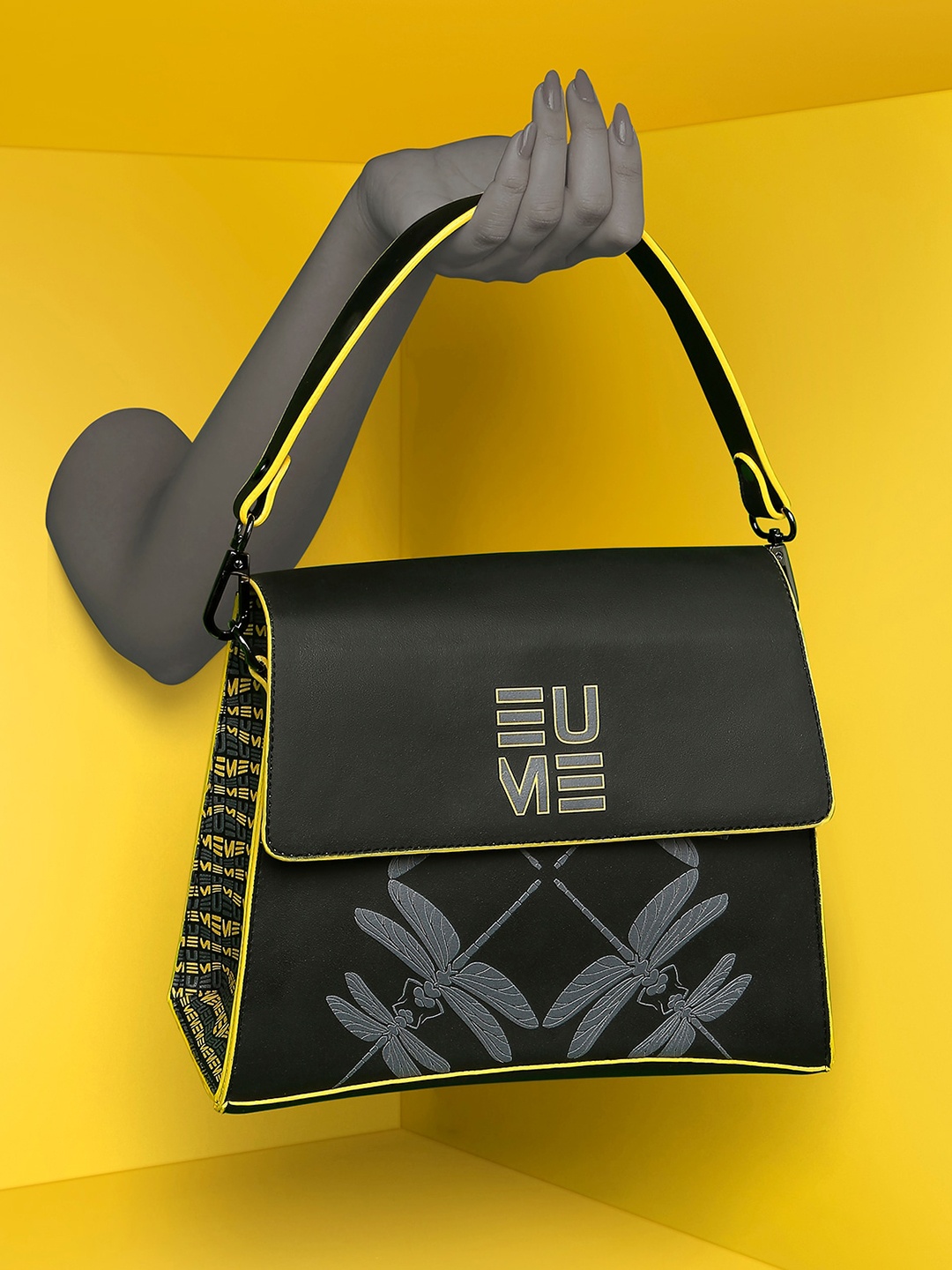 

EUME Black Structured Handheld Bag