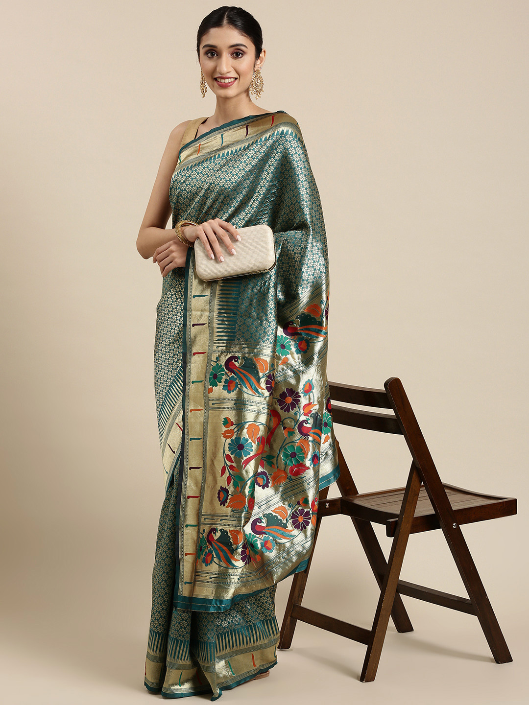 

PERFECTBLUE Green & Golden Woven Design Saree