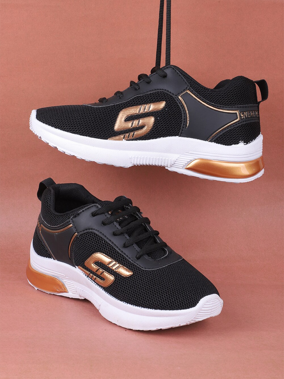 

FABBMATE Men Black Walking Non-Marking Shoes