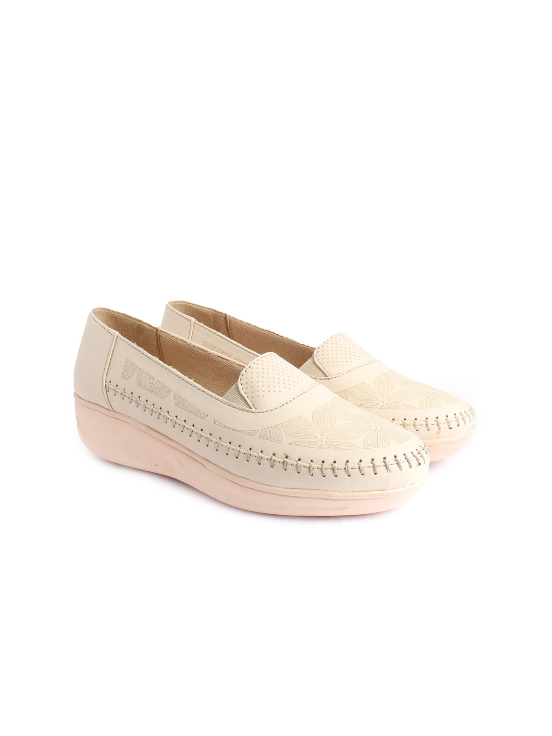 

XE Looks Women Cream-Coloured Textured Ballerinas Flats