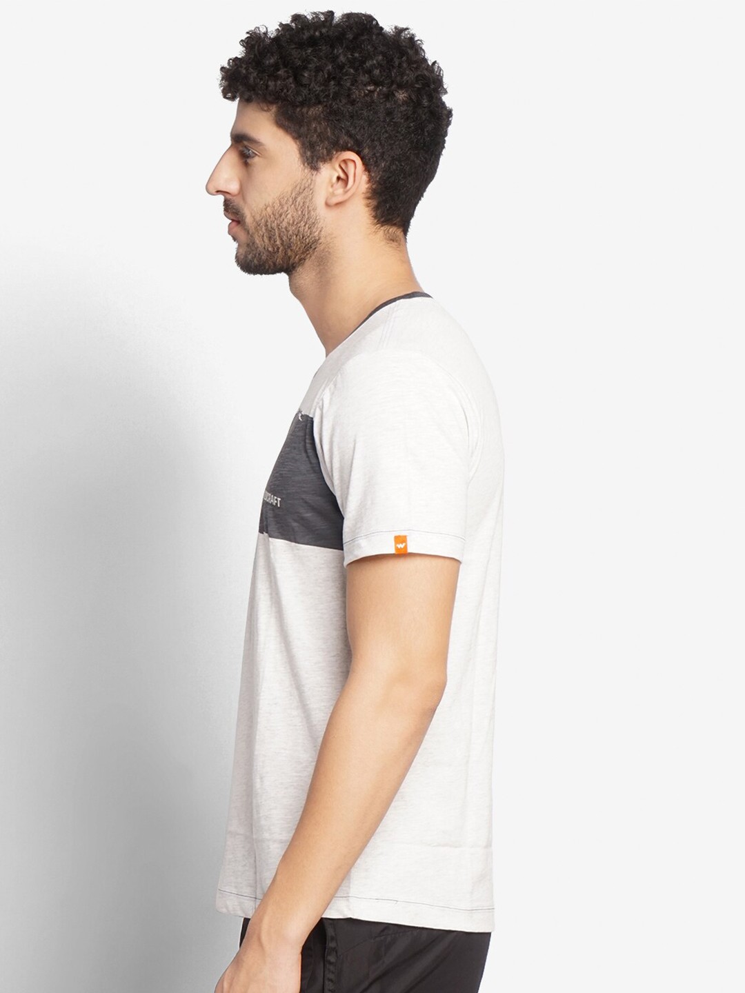 

Wildcraft Men Grey Colourblocked Slim Fit Cotton T-shirt