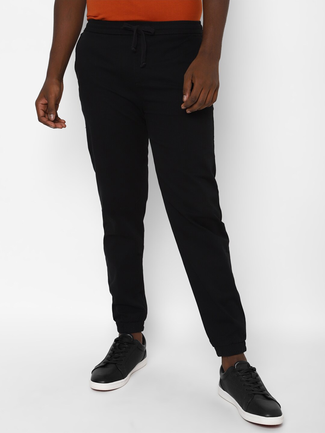 

FOREVER 21 Men Black Regular Fit Solid Joggers