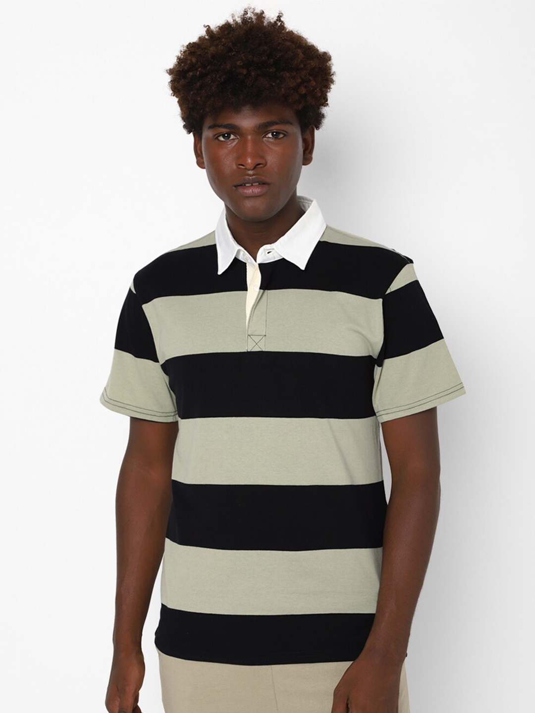

FOREVER 21 Men Black & Grey Striped Polo Collar Cotton T-shirt