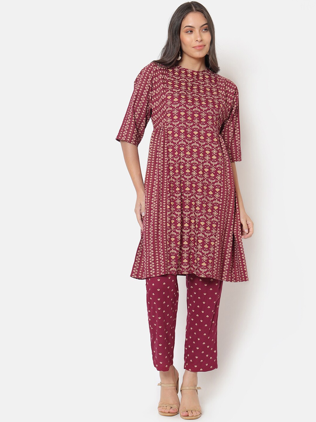 

Saaki Women Red & Cream-Coloured Geometric Printed Kurta