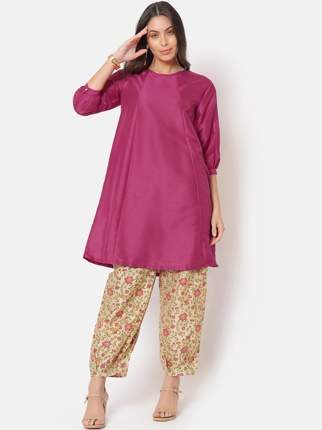 

Saaki Women Pink & Beige Printed Kurta