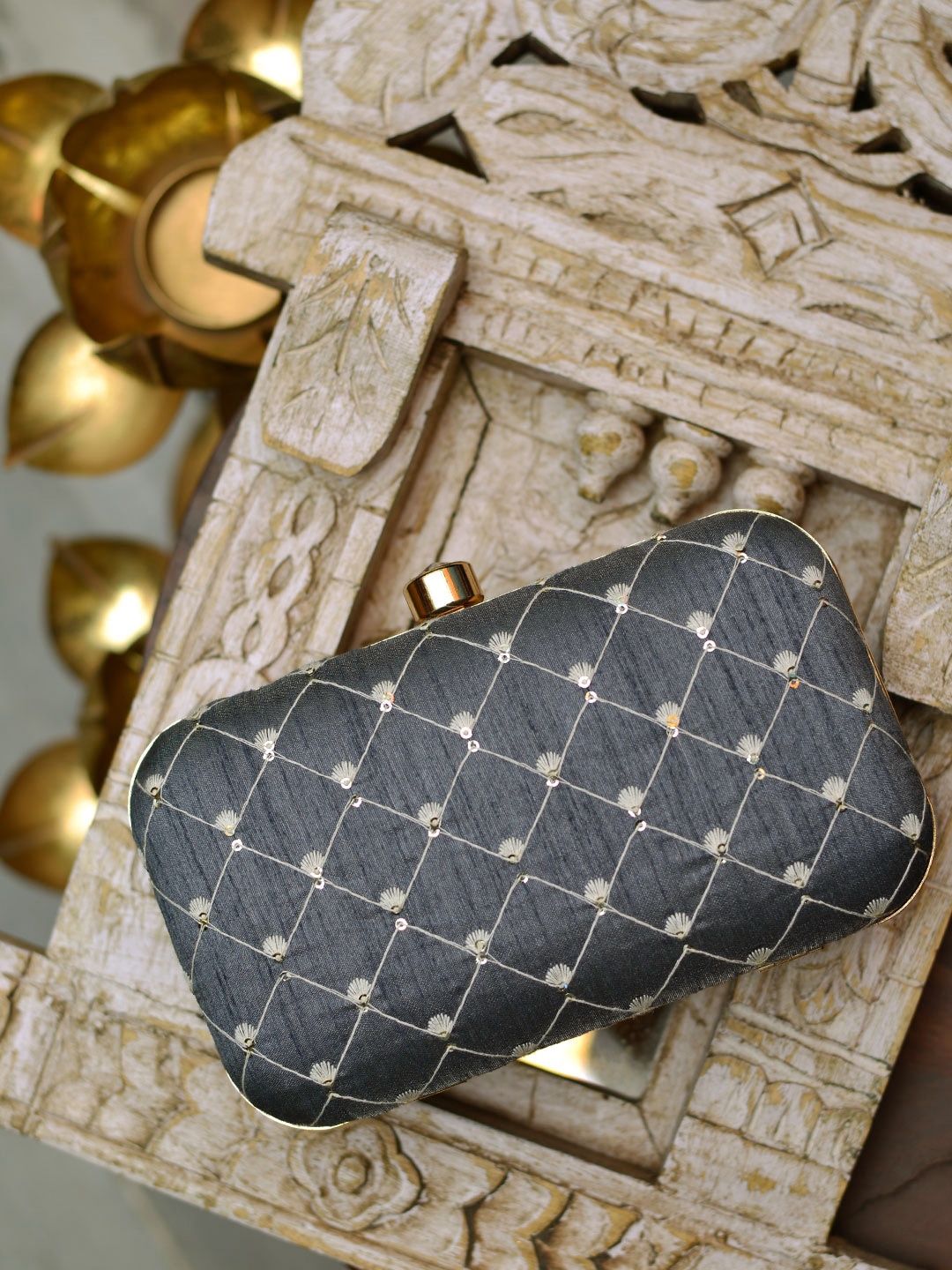 

ARTKLIM Women Grey Clutches
