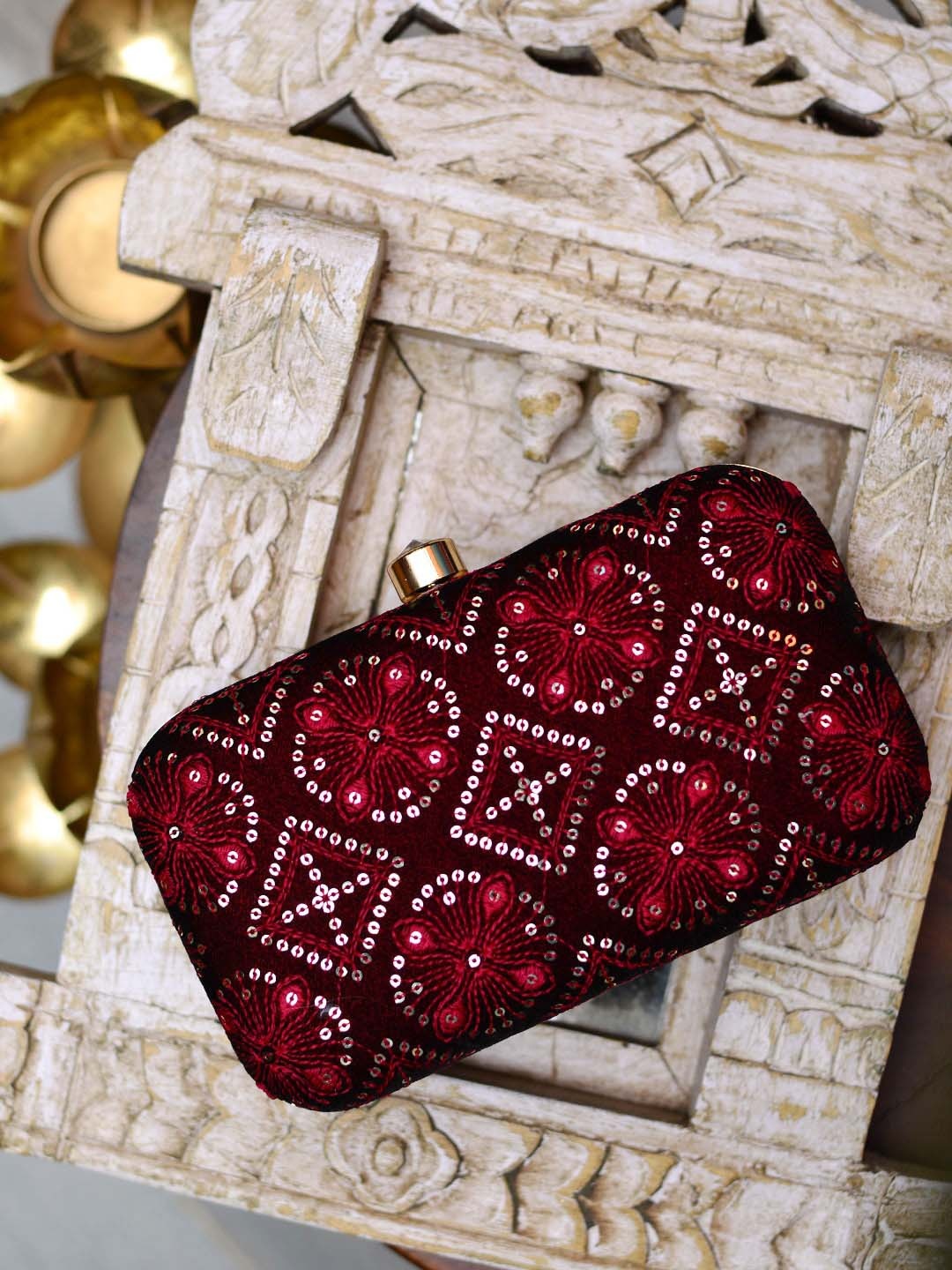 

ARTKLIM Women Maroon Clutches