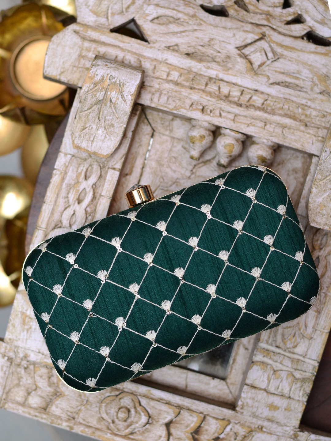 

ARTKLIM Green Embroidered Box Clutch