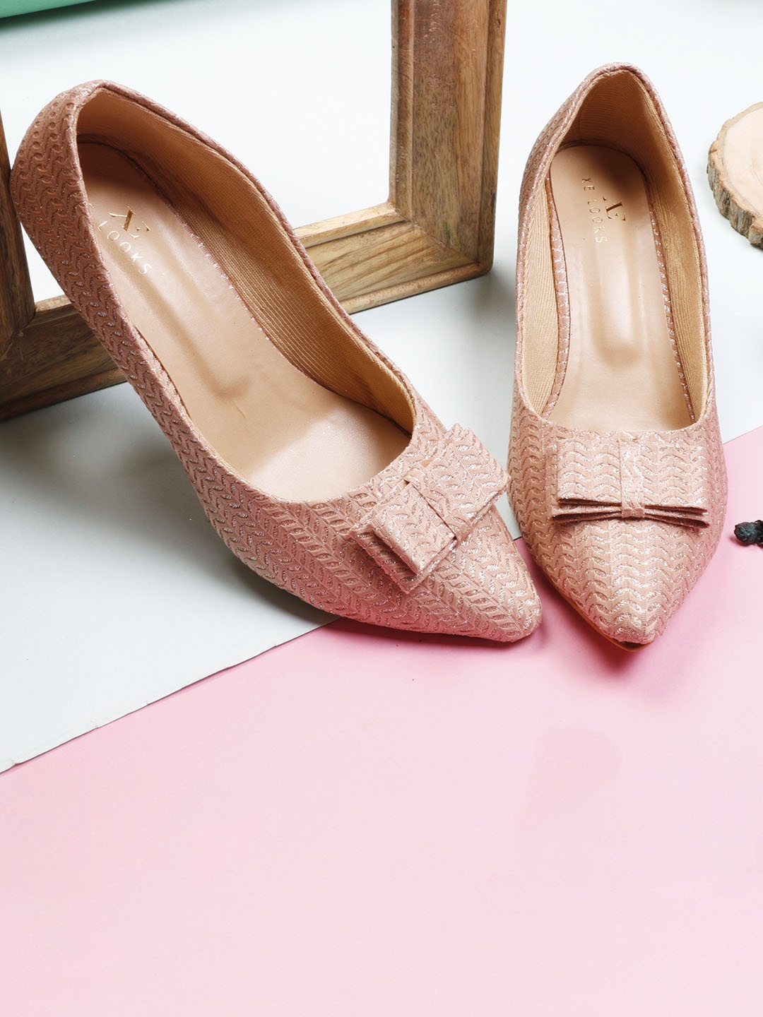 

XE Looks Women Pink Textured Block Pumps with Bows