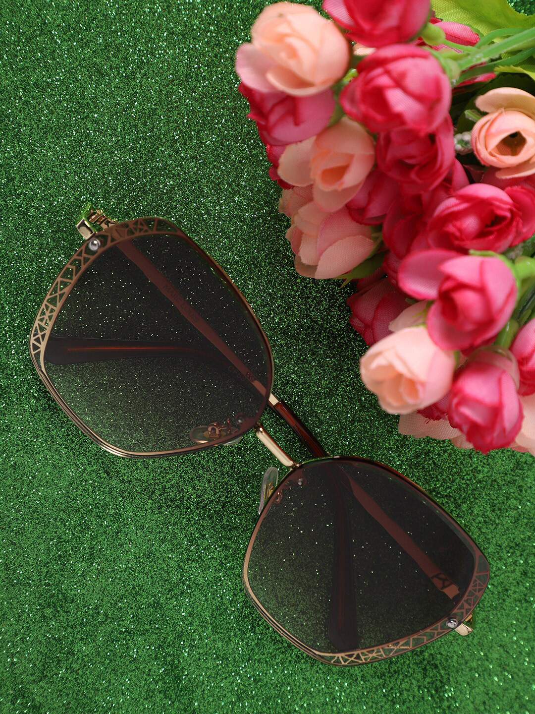 

MARC LOUIS Women Brown Lens & Gold-Toned Aviator with UV Protected Lens CF58188