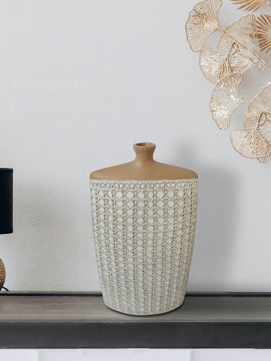 

HomeTown White Solid Flower Vase