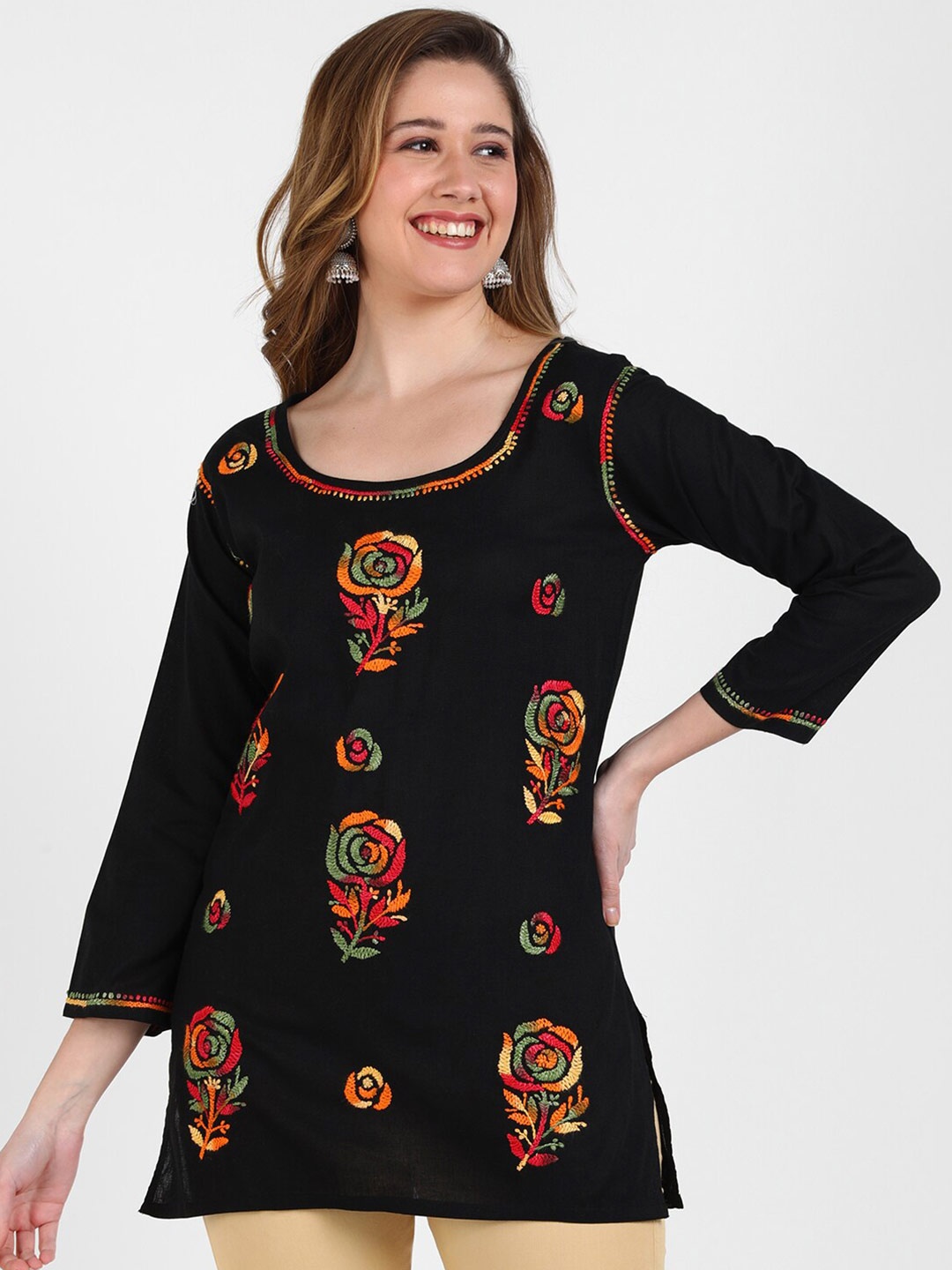 

VAHSON Ethnic Motifs Embroidered Chikankari Kurti, Black
