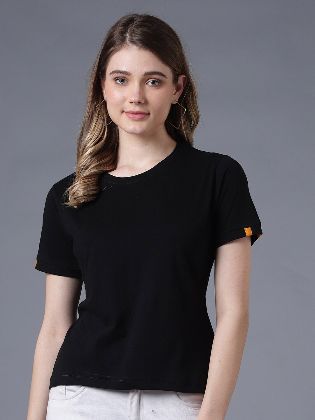 

THE EG STORE Women Plain Black T-shirt