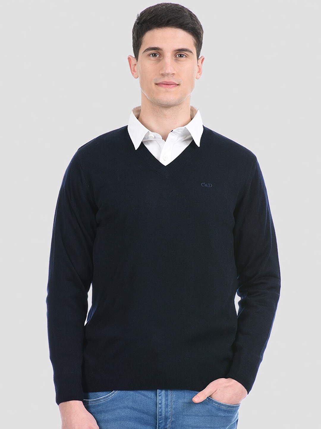 

Cloak & Decker by Monte Carlo Men Navy Blue Solid V-Neck Pullover