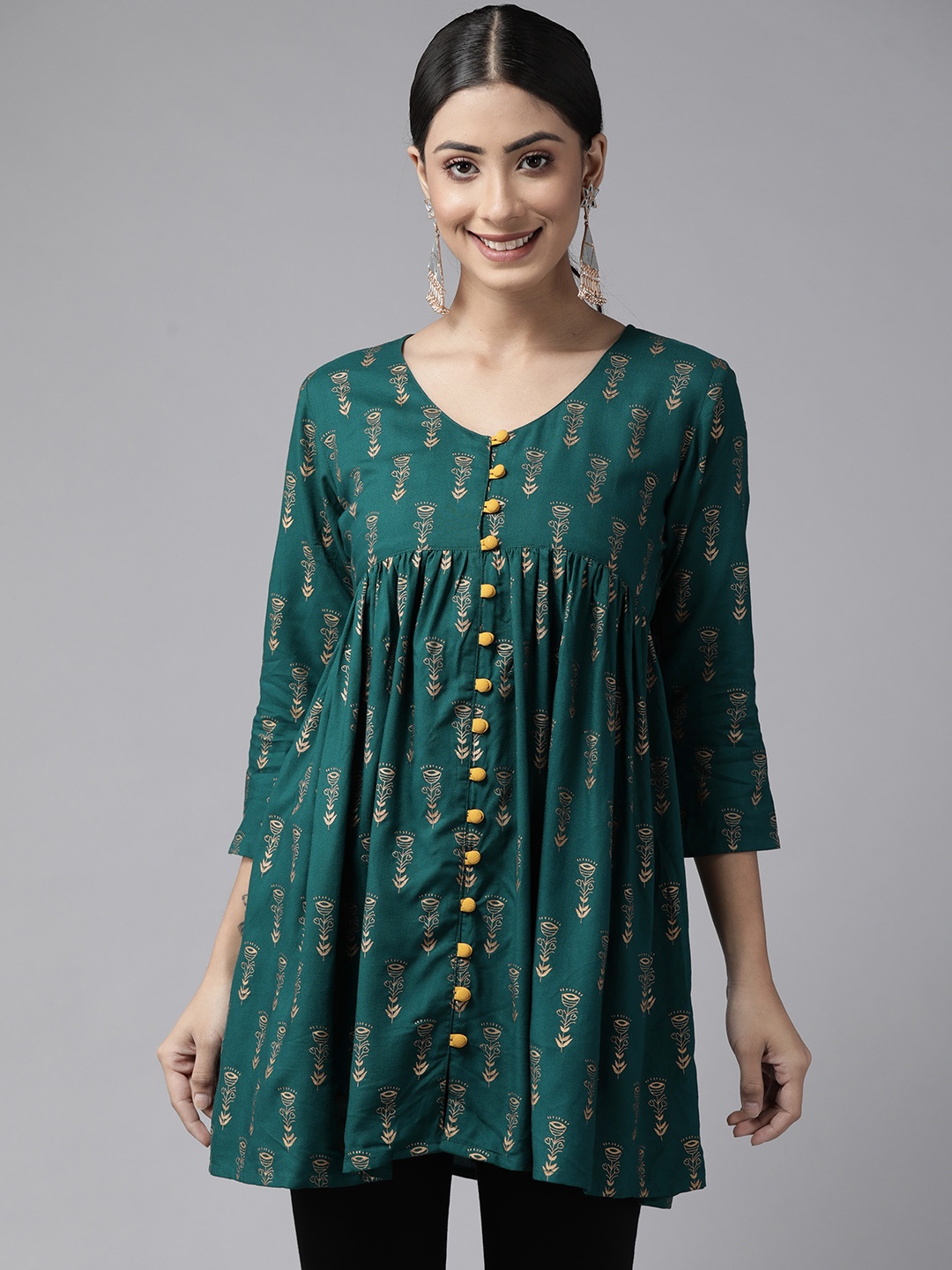 

PANIT Women Green Ethnic Motifs Printed Pleated Kurti