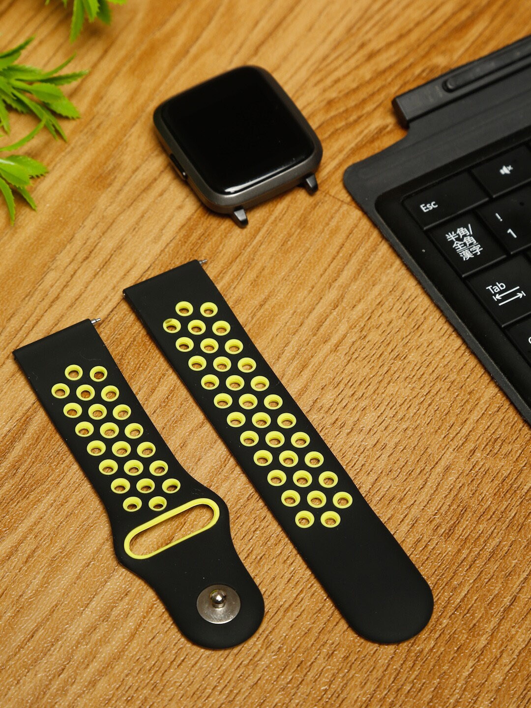 

MUTAQINOTI Unisex Black & Yellow Patterned Silicone Watch Straps, Multi