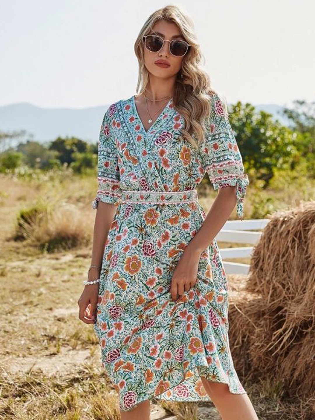 

La Aimee Women Blue-coloured Floral Dress