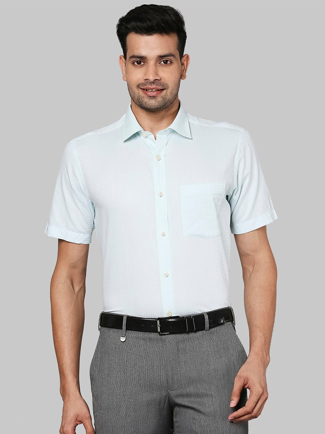 

Park Avenue Men Green Checked Casual Shirt