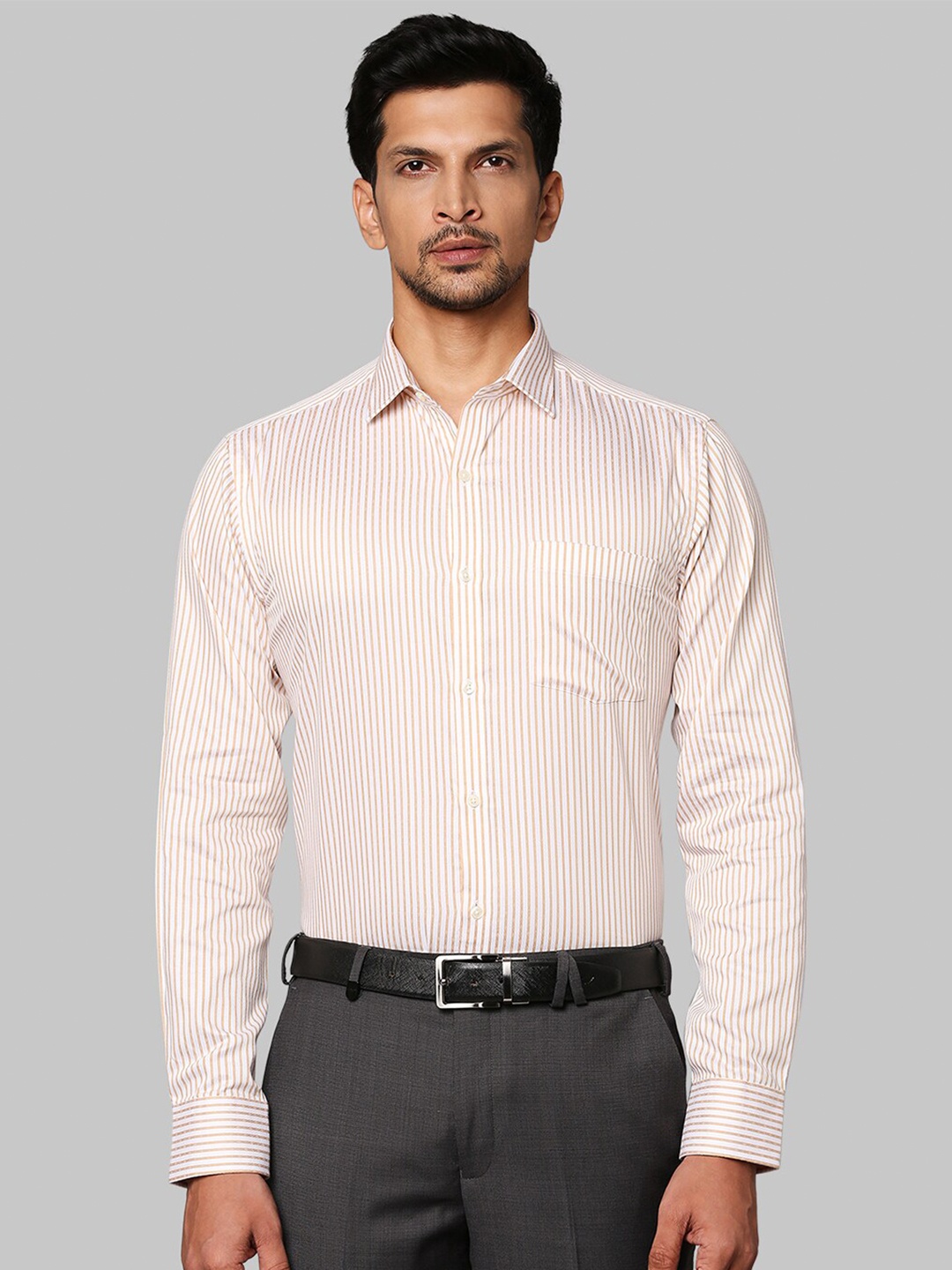 

Park Avenue Men Beige Slim Fit Striped Casual Shirt