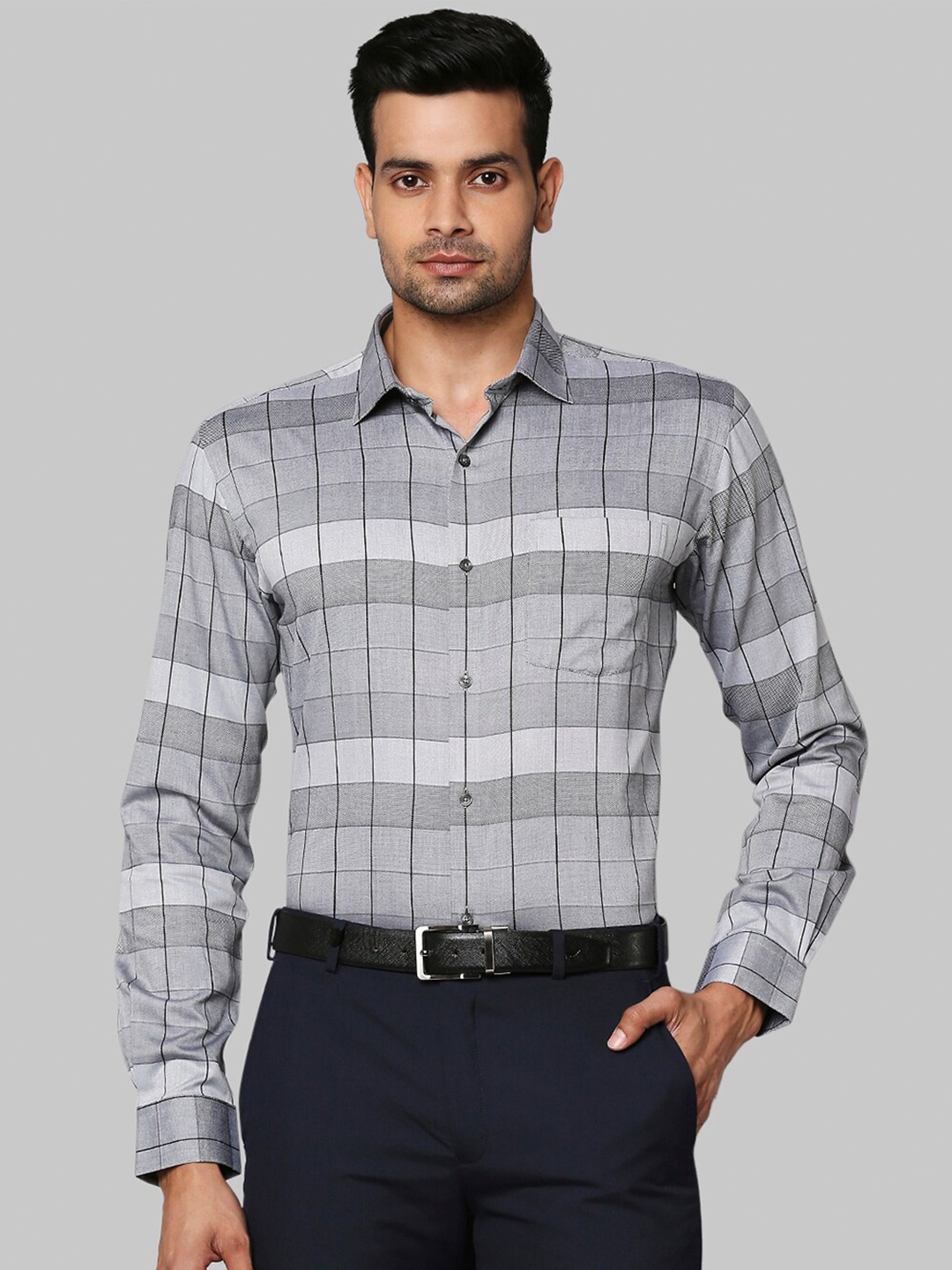 

Park Avenue Men Grey Slim Fit Checked Casual Shirt