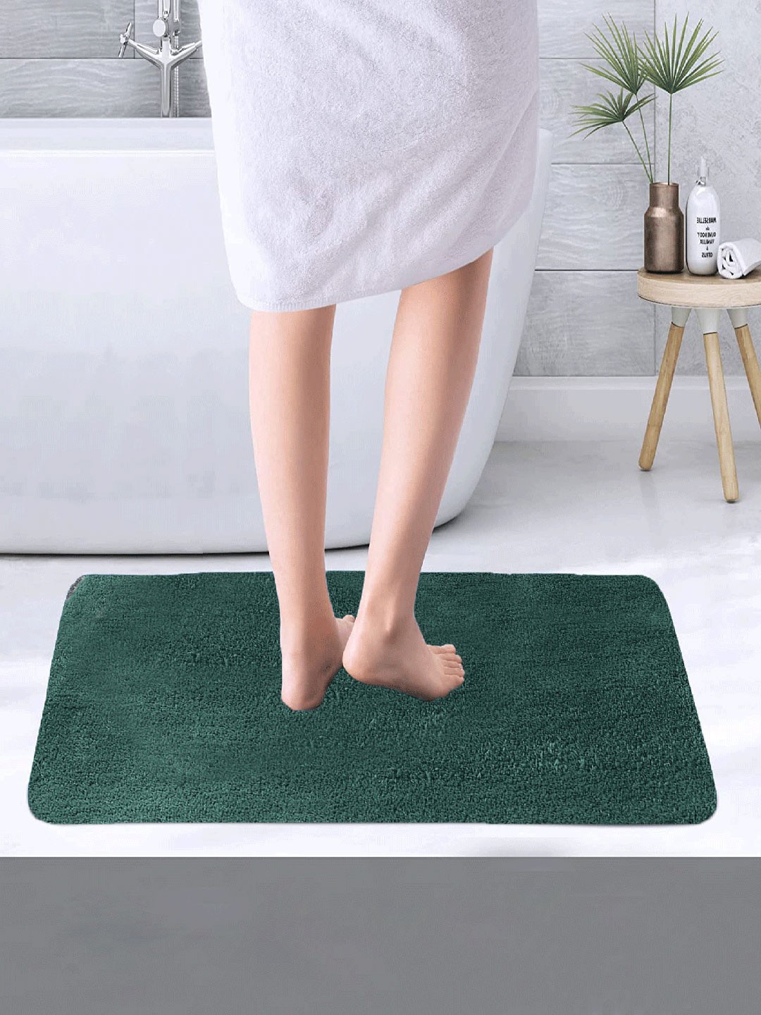 

LUXEHOME INTERNATIONAL Green Solid Rectangular Anti-Skid Doormat