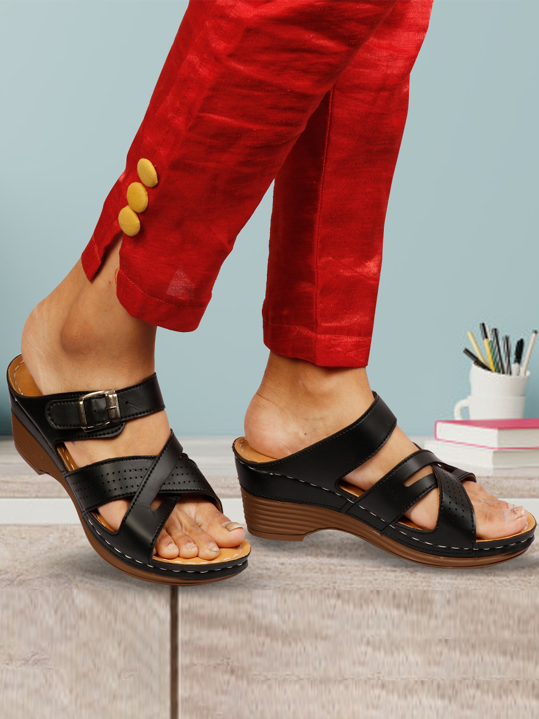XE Looks Versatile & Comfortable Wedges Doctor Slippers