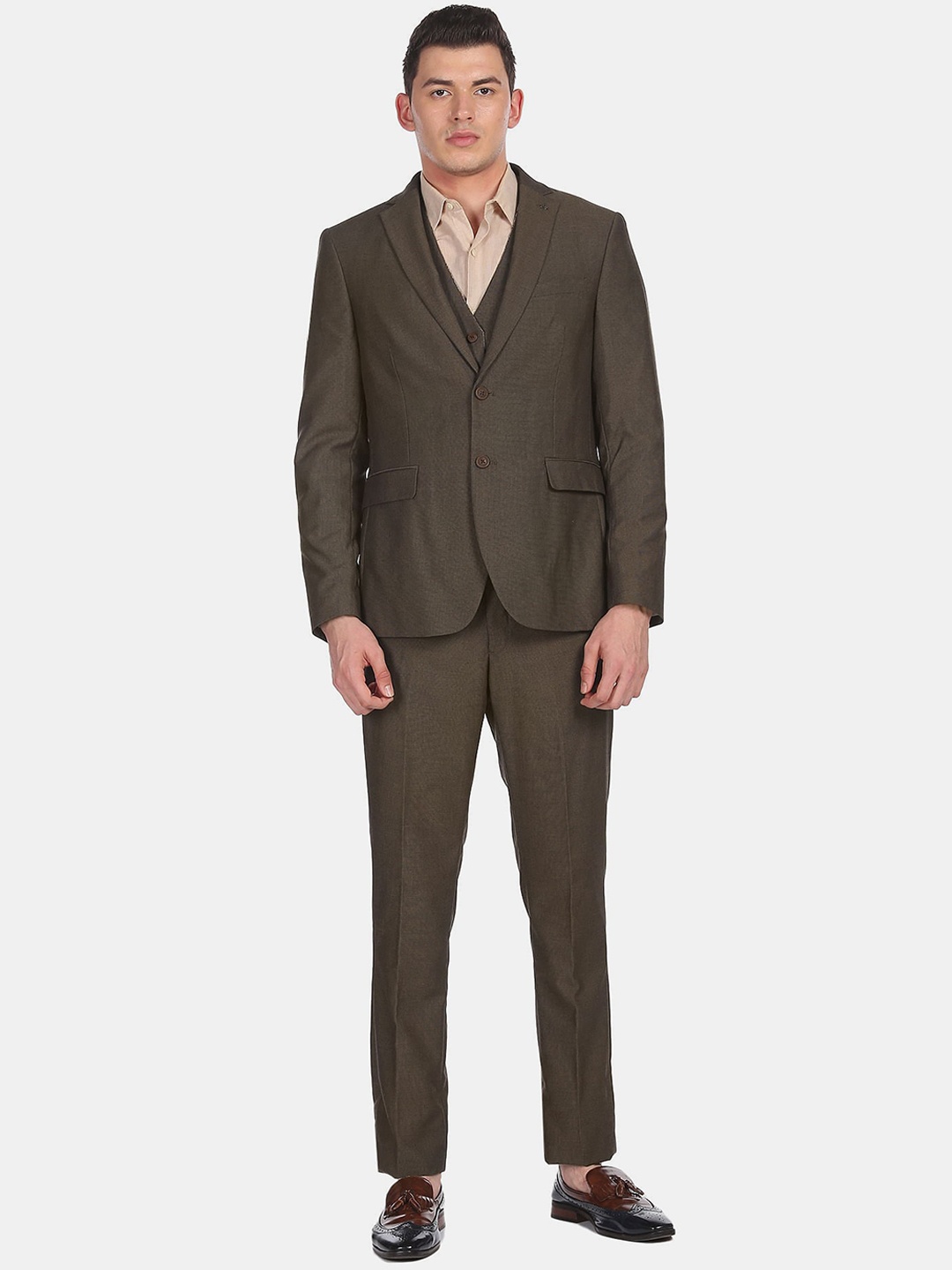 

Arrow Men Brown Solid Single-Breasted Three-Piece Formal Suit