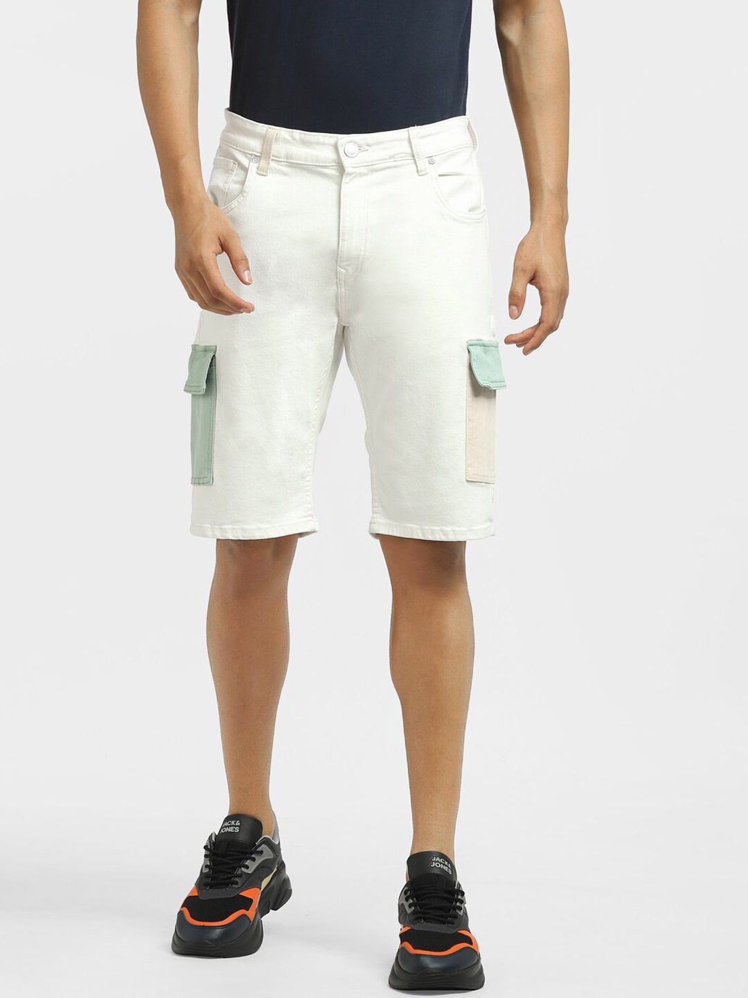 

Jack & Jones Men White Solid Cotton Regular Fit Sports Shorts