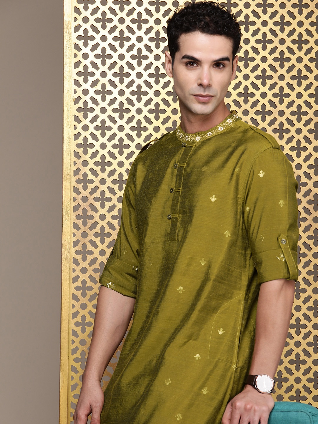

House of Pataudi Floral Embroidered Thread Work Jashn Pathani Kurta, Olive