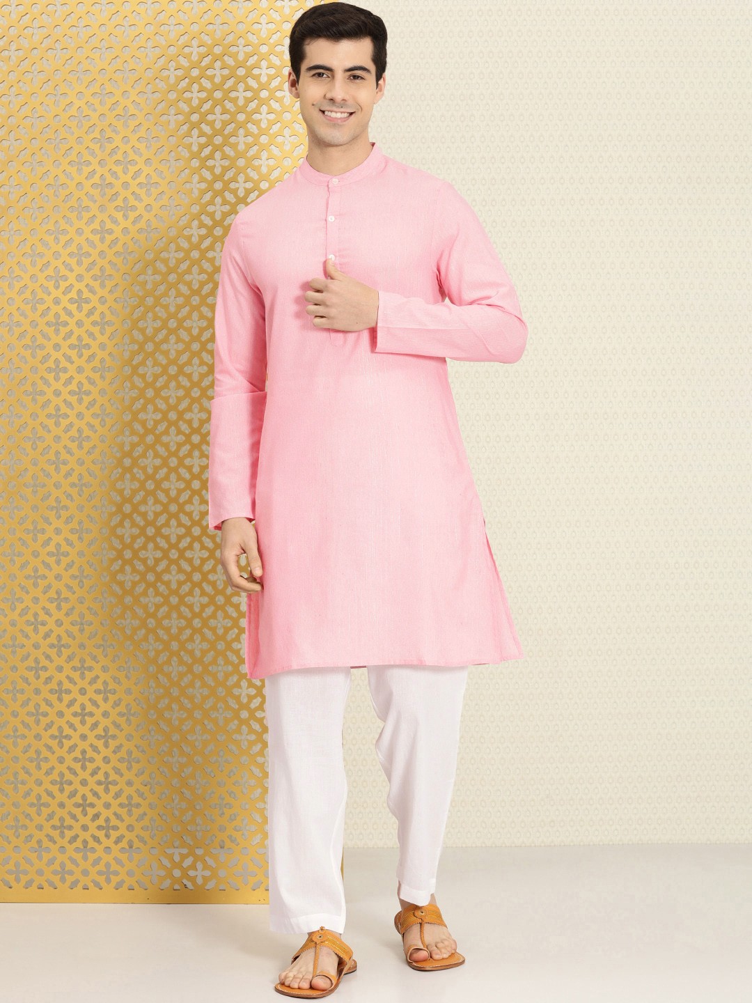 

House of Pataudi Men Pink Embroidered Pure Cotton Jashn Kurta with Trousers