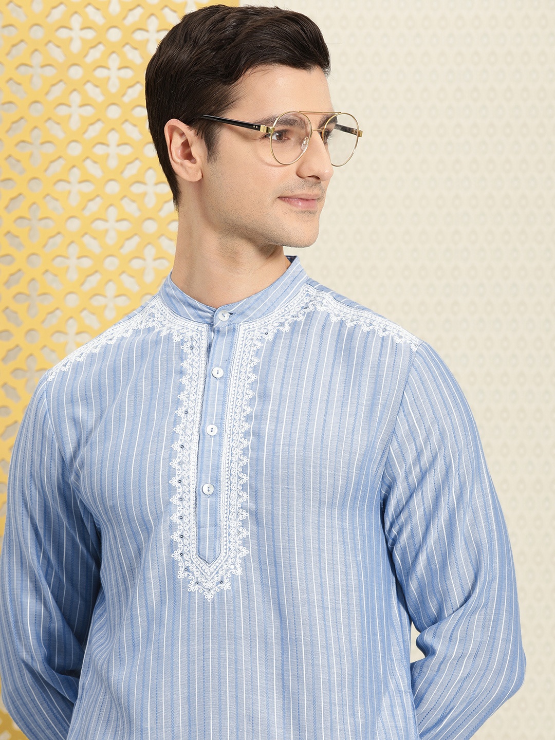 

House of Pataudi Men Blue & White Stripes Thread Work Ethnic Kurta