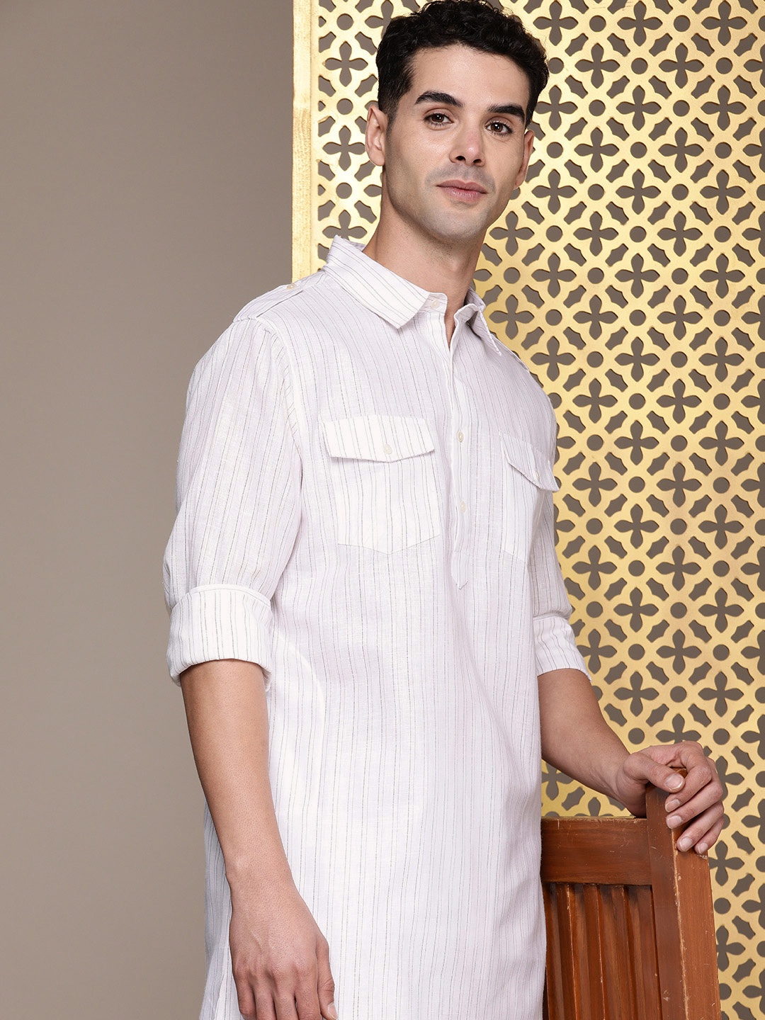 

House of Pataudi Striped Jashn Regular Pathani Kurta with Pyjama, Off white