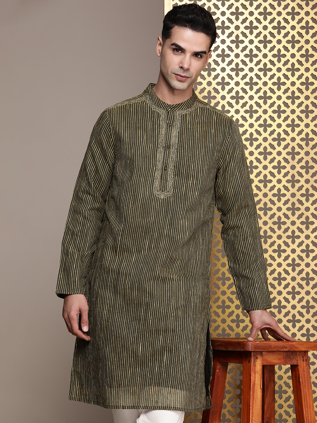 

House of Pataudi Long Sleeves Striped Jashn Kurta, Grey