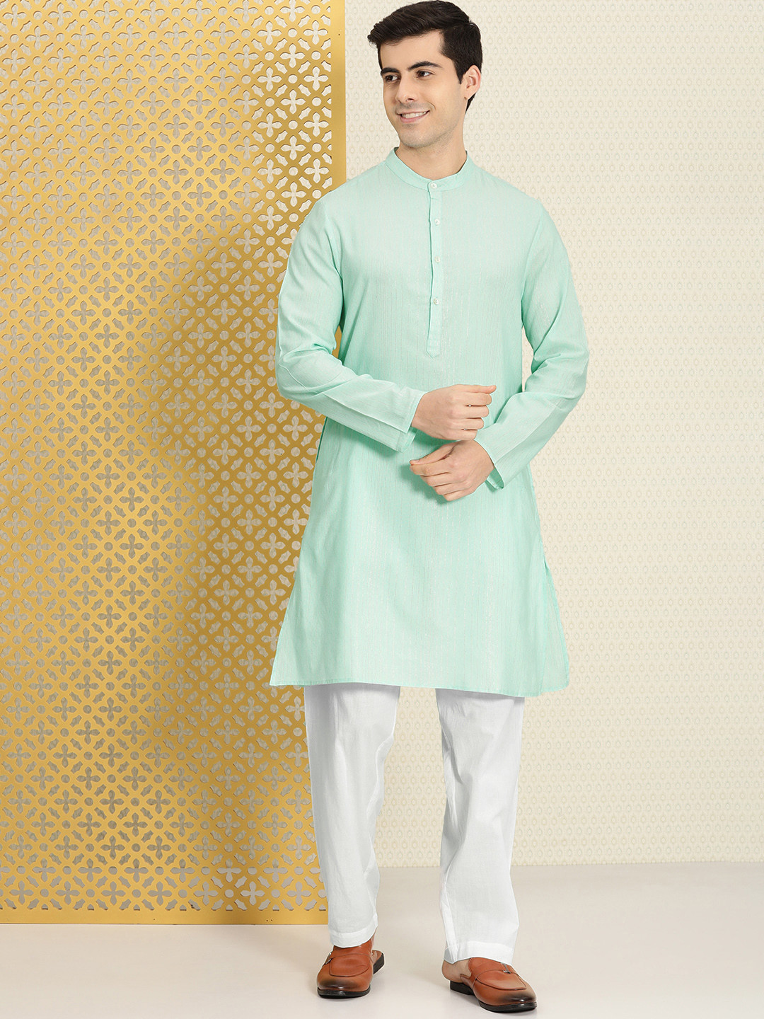 

House of Pataudi Men Sea Green Striped Pure Cotton Jashn Kurta with Trousers