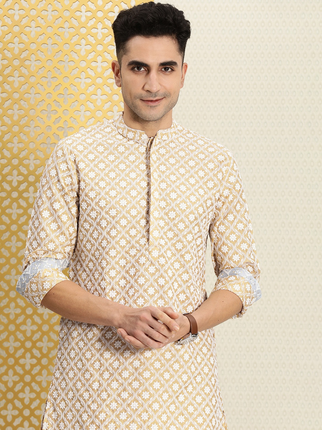 

House of Pataudi Men Beige Floral Embroidered Sequinned Kurta with Churidar