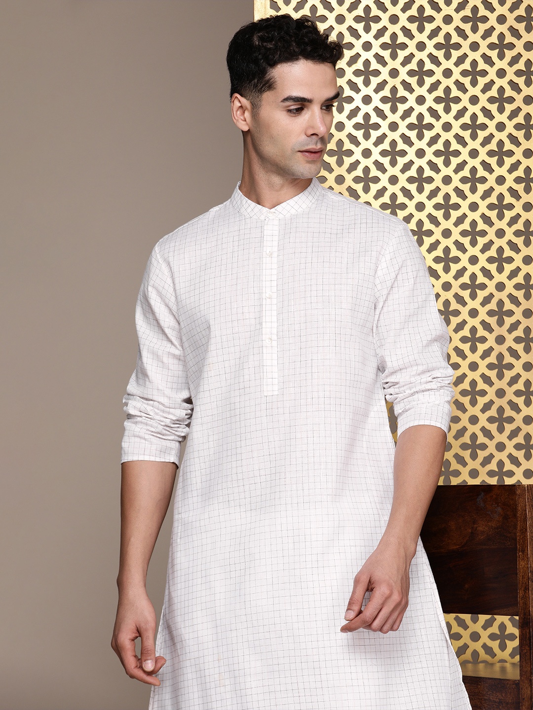 

House of Pataudi Jashn Checked Kurta with Trousers, White