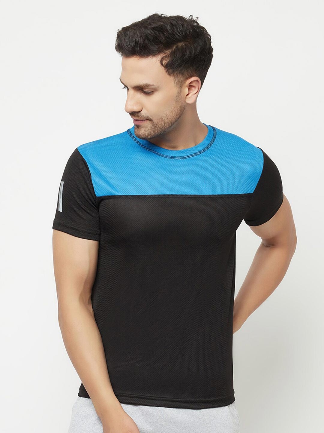 

ELEGANCE Men Black And Blue Colourblocked T-shirt