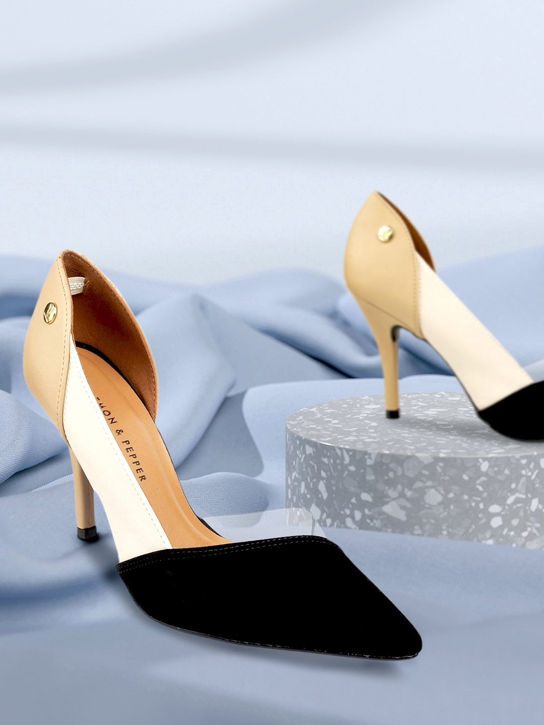 

LEMON & PEPPER Black & Beige Colourblocked PU Kitten Heel Pumps