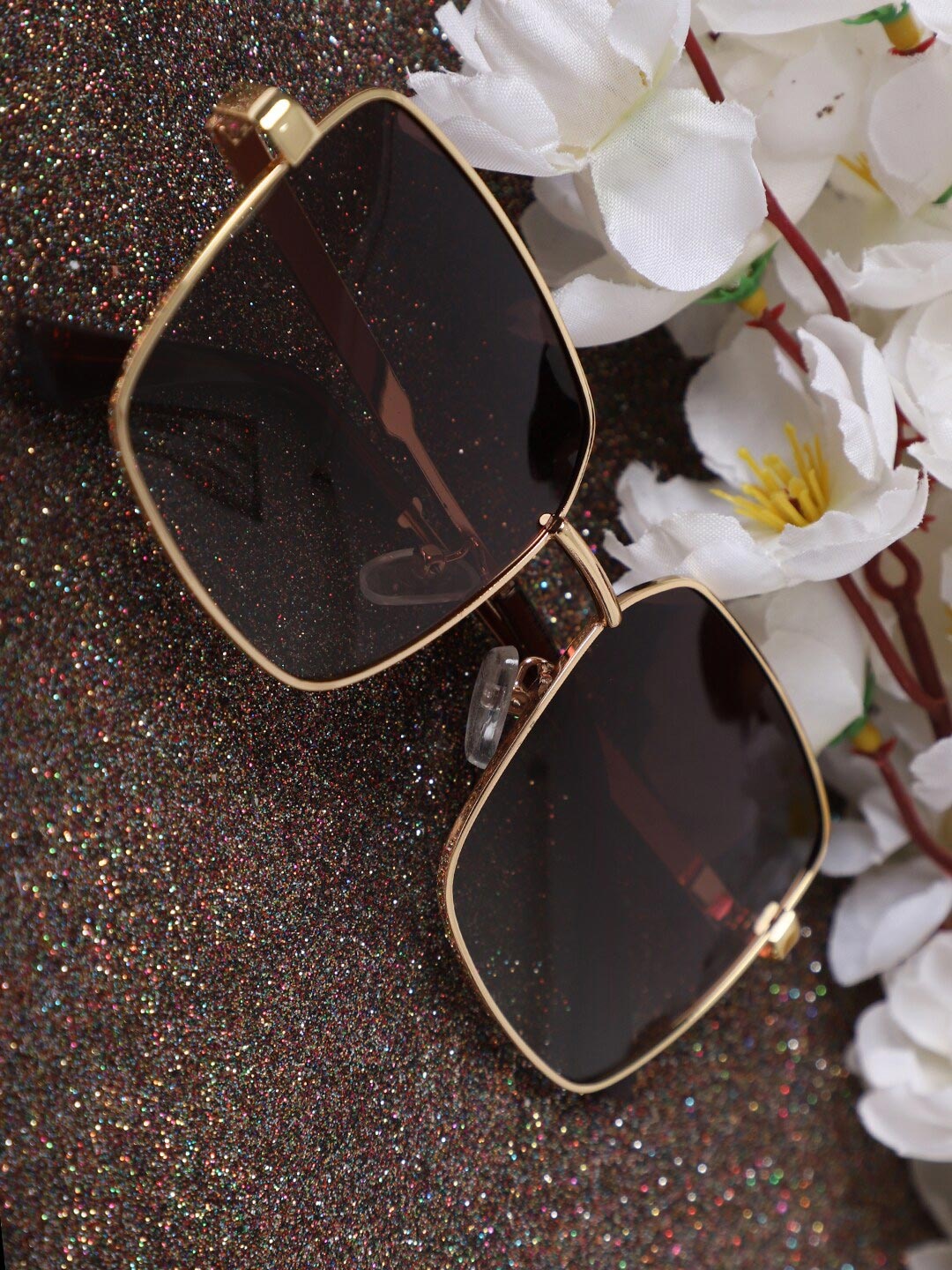 

MARC LOUIS Women Brown Lens & Gold-Toned Oversized Sunglasses P6330