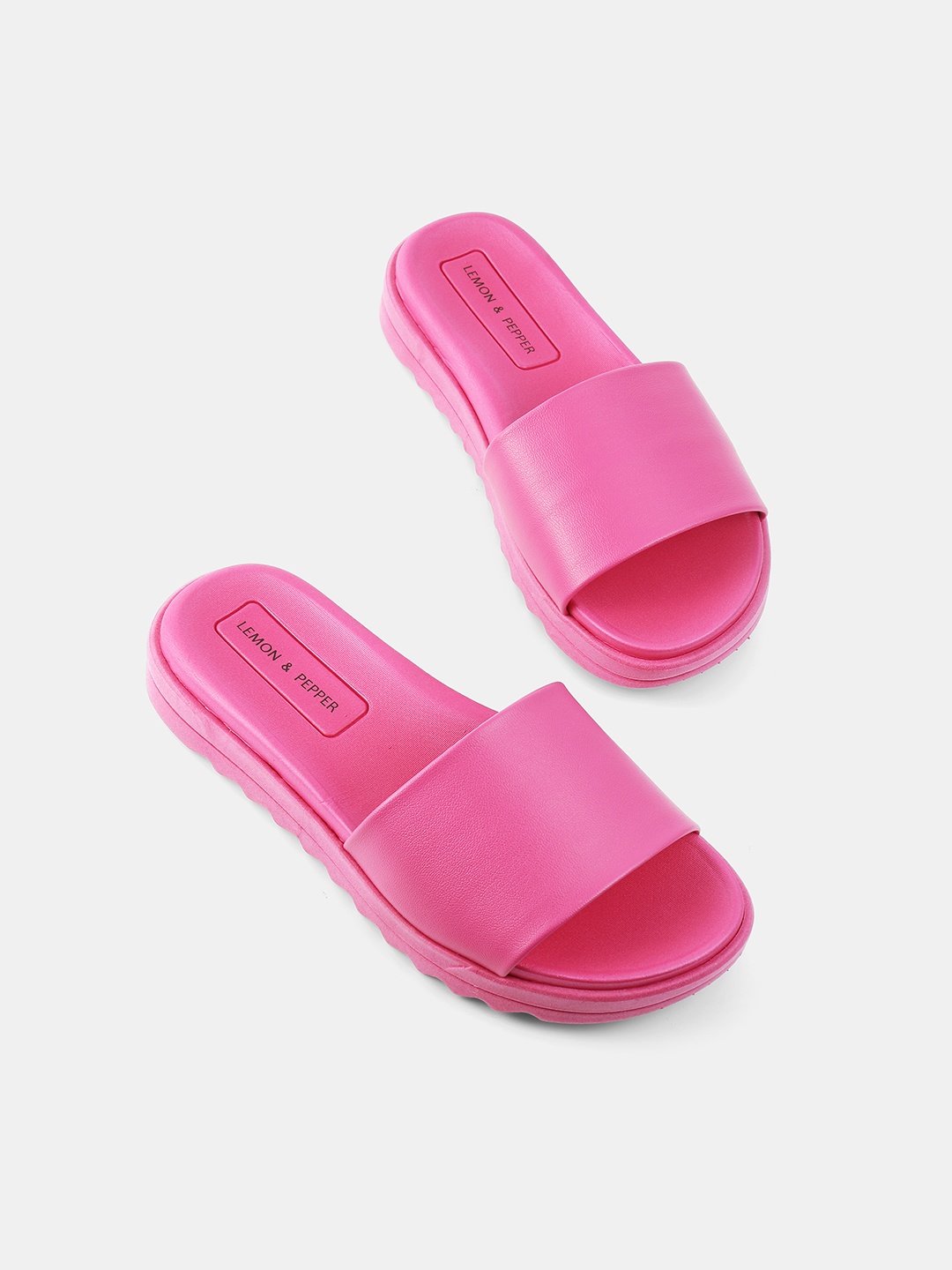 

LEMON & PEPPER Women Pink Sliders