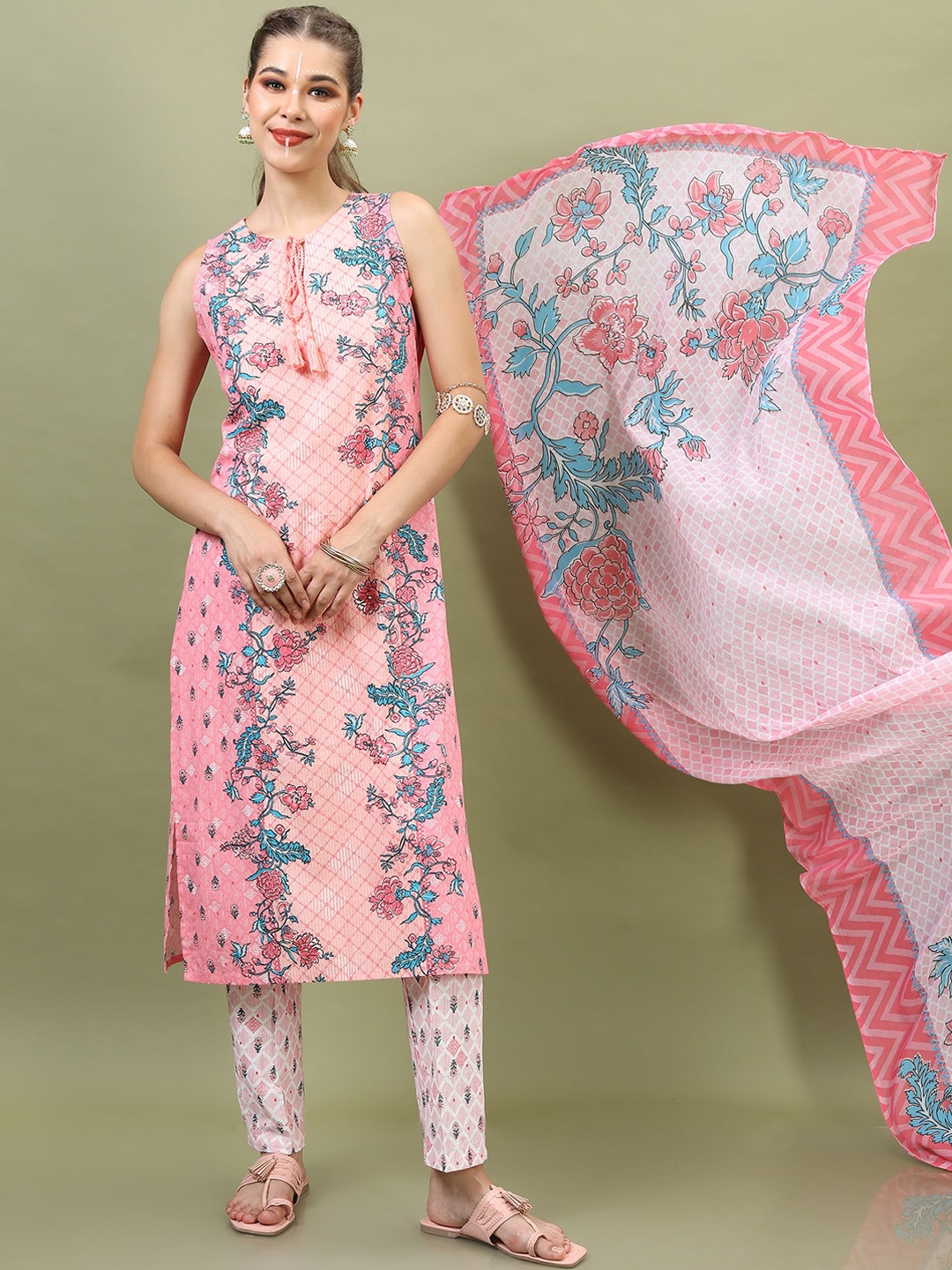 

Vishudh Women Geometric Pure Cotton Kurta Set, Coral