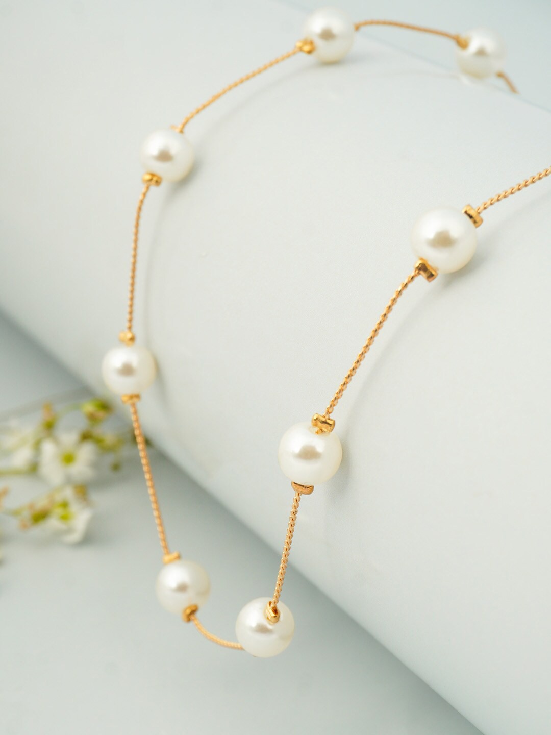 

Ferosh White & Gold-Toned Necklace