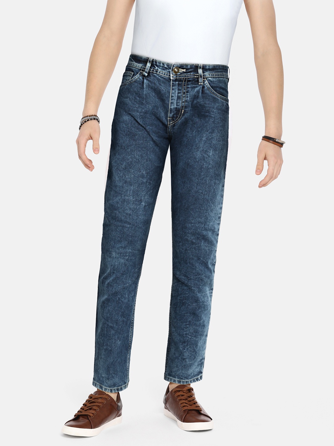 

UTH by Roadster Teen Boys Blue Solid Light Fade Slim Fit Stretchable Jeans