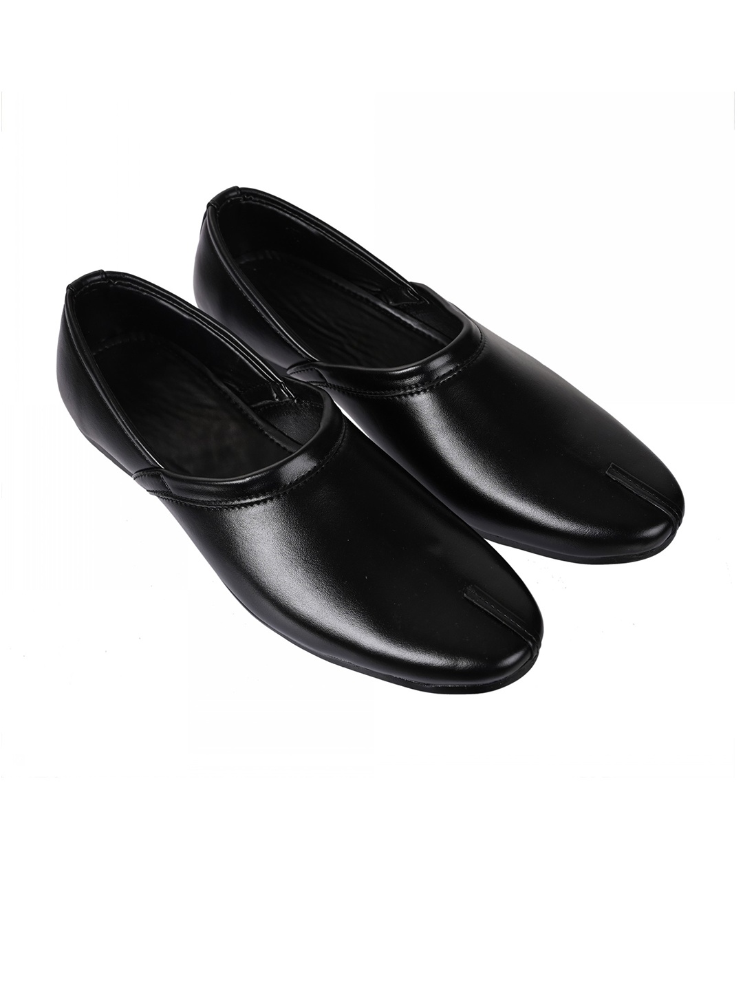 

Aristitch Men Black Leather Slip-On Sneakers